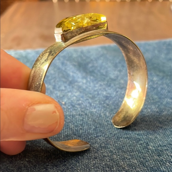 Old Pawn Vintage .925 Sterling Silver Bracelet with Moss Green Amber Stone - Picture 6 of 9
